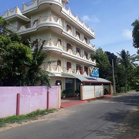 Hotel Blue Whale Jaffna Ngoại thất bức ảnh