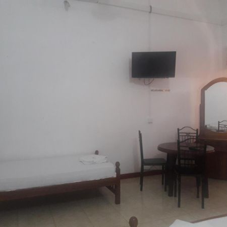 Hotel Blue Whale Jaffna Ngoại thất bức ảnh