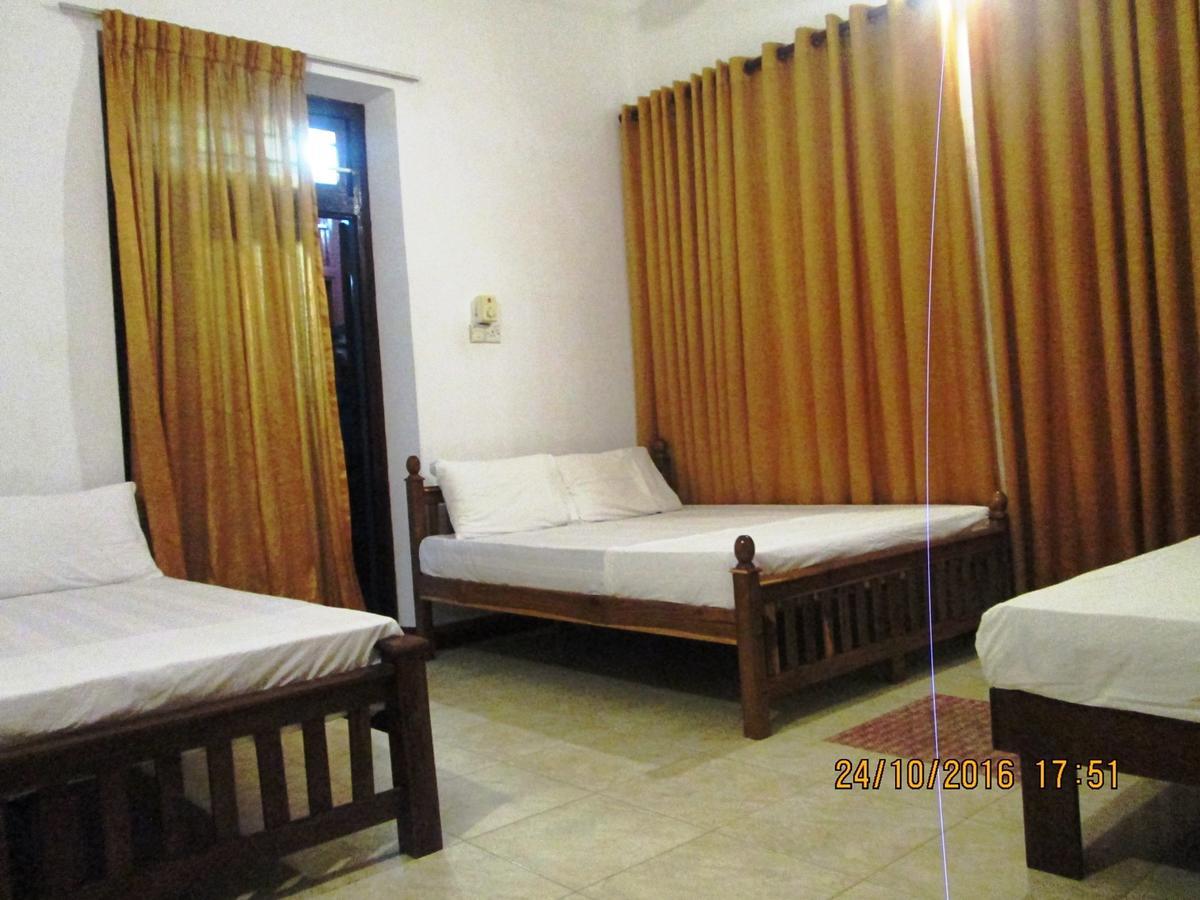 Hotel Blue Whale Jaffna Ngoại thất bức ảnh