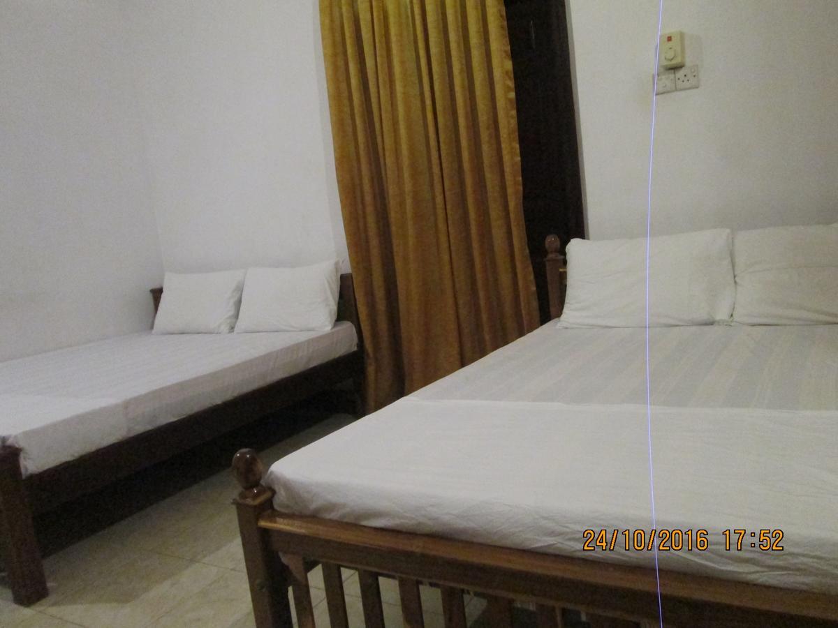 Hotel Blue Whale Jaffna Ngoại thất bức ảnh