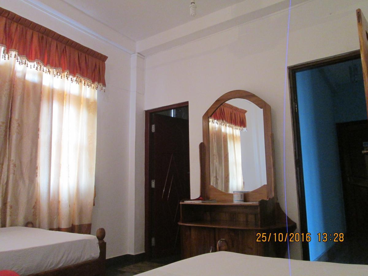 Hotel Blue Whale Jaffna Ngoại thất bức ảnh