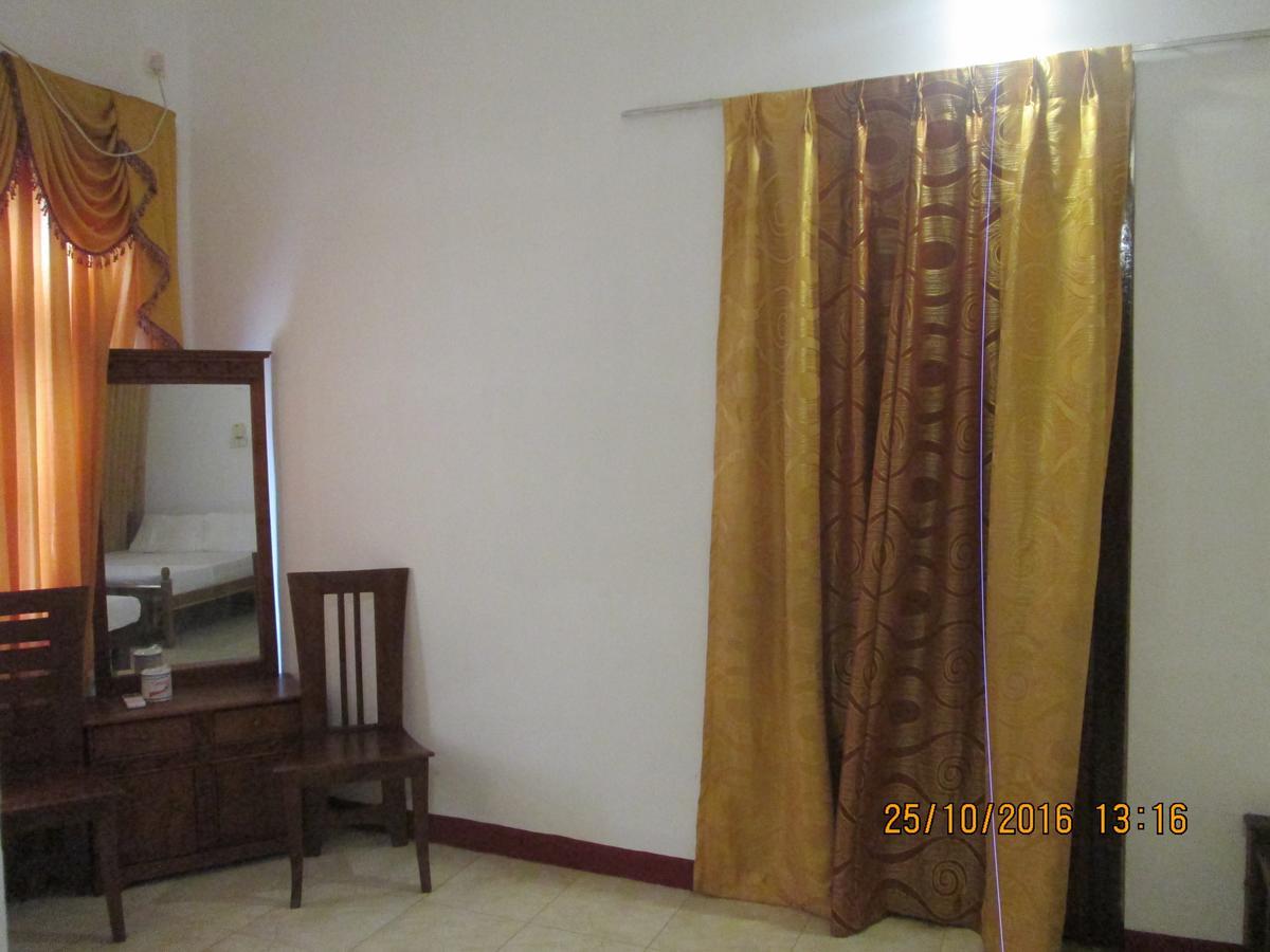 Hotel Blue Whale Jaffna Ngoại thất bức ảnh