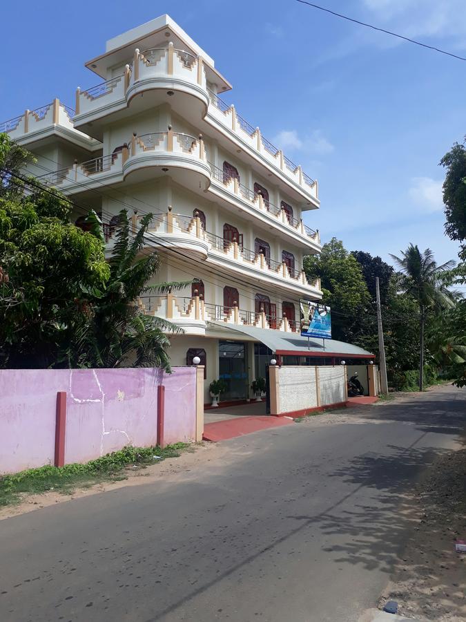 Hotel Blue Whale Jaffna Ngoại thất bức ảnh
