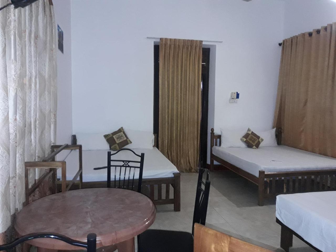 Hotel Blue Whale Jaffna Ngoại thất bức ảnh
