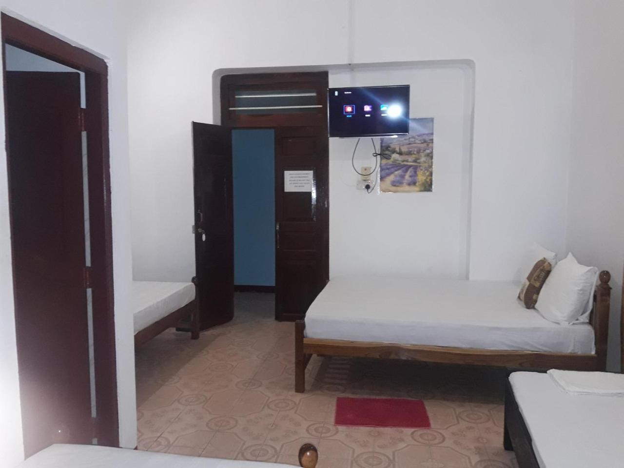 Hotel Blue Whale Jaffna Ngoại thất bức ảnh