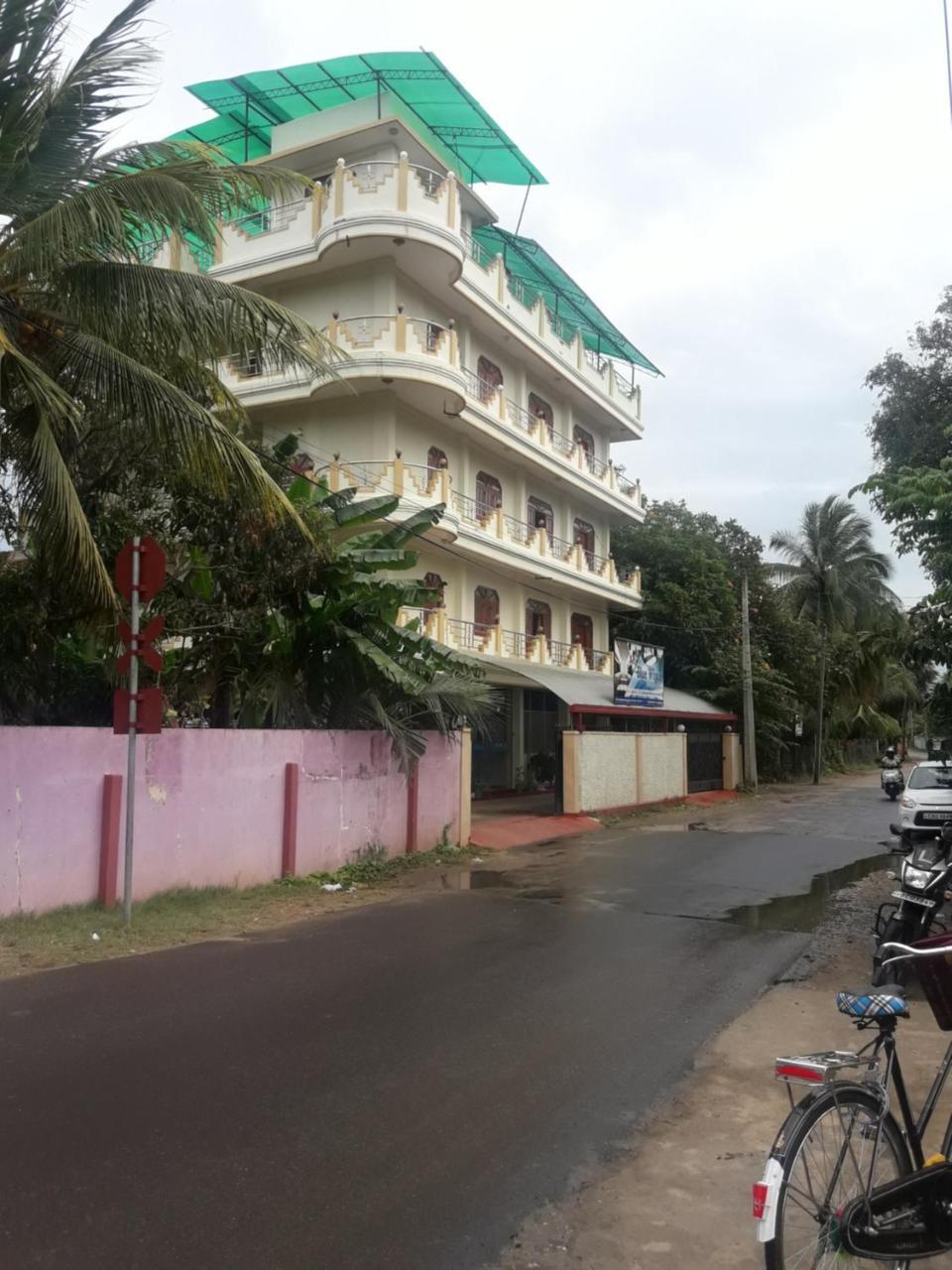 Hotel Blue Whale Jaffna Ngoại thất bức ảnh