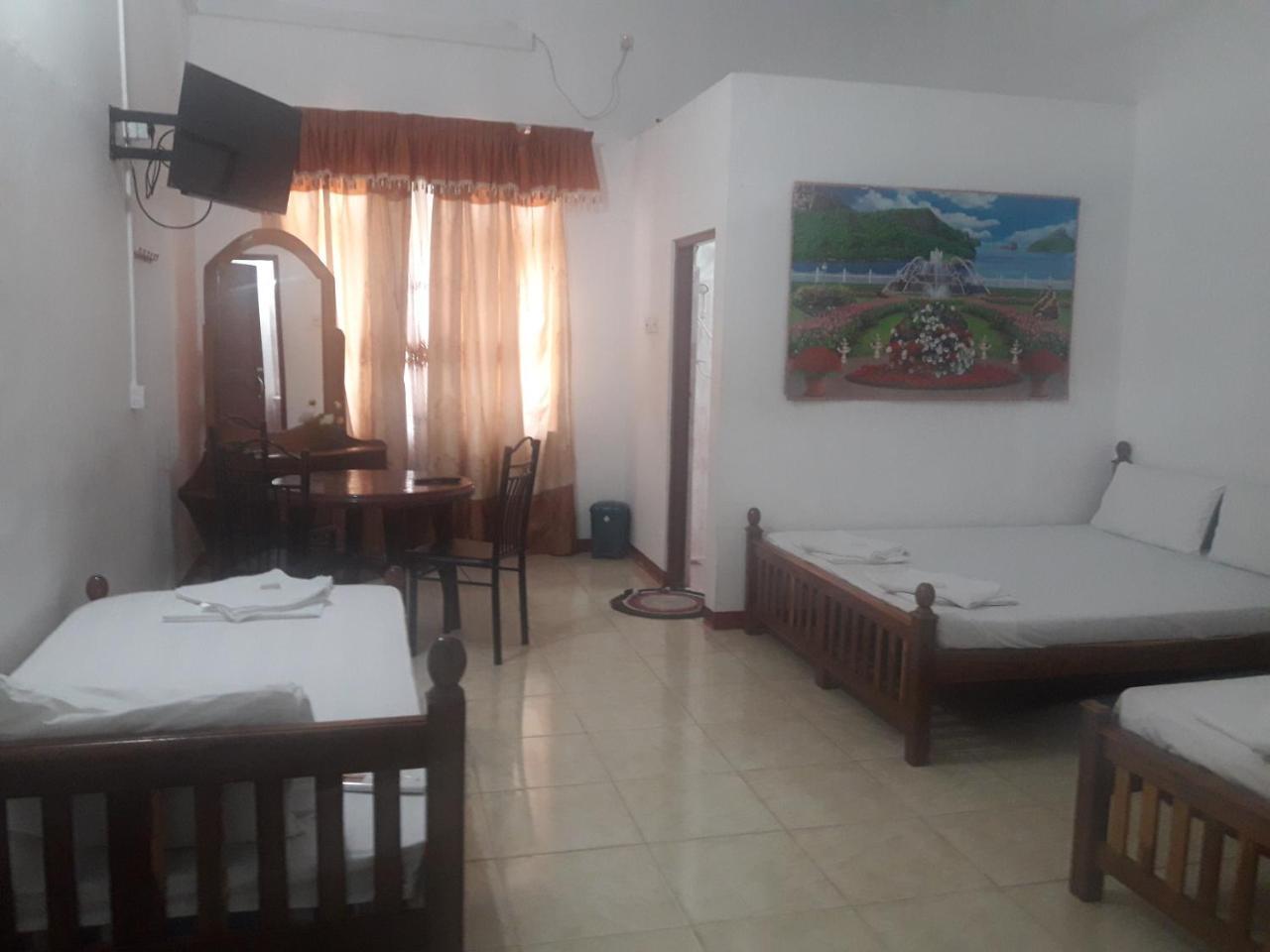 Hotel Blue Whale Jaffna Ngoại thất bức ảnh