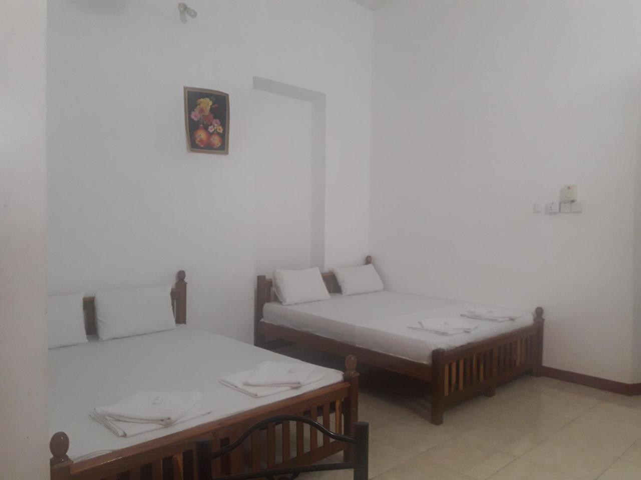 Hotel Blue Whale Jaffna Ngoại thất bức ảnh