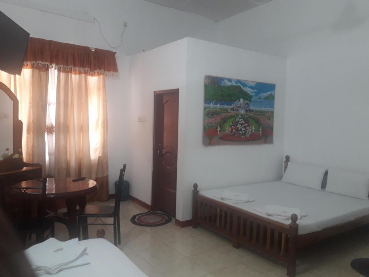 Hotel Blue Whale Jaffna Ngoại thất bức ảnh