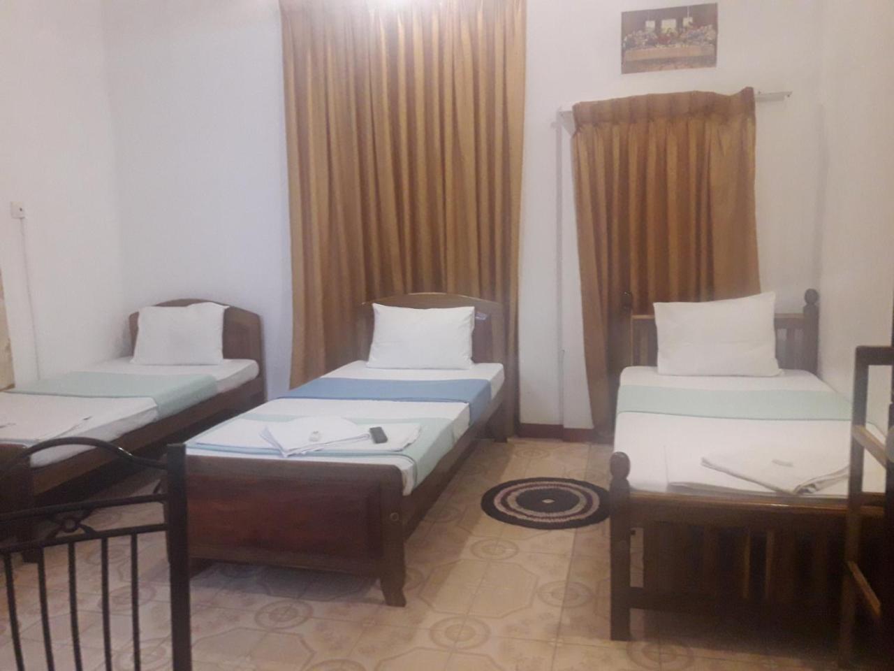 Hotel Blue Whale Jaffna Ngoại thất bức ảnh