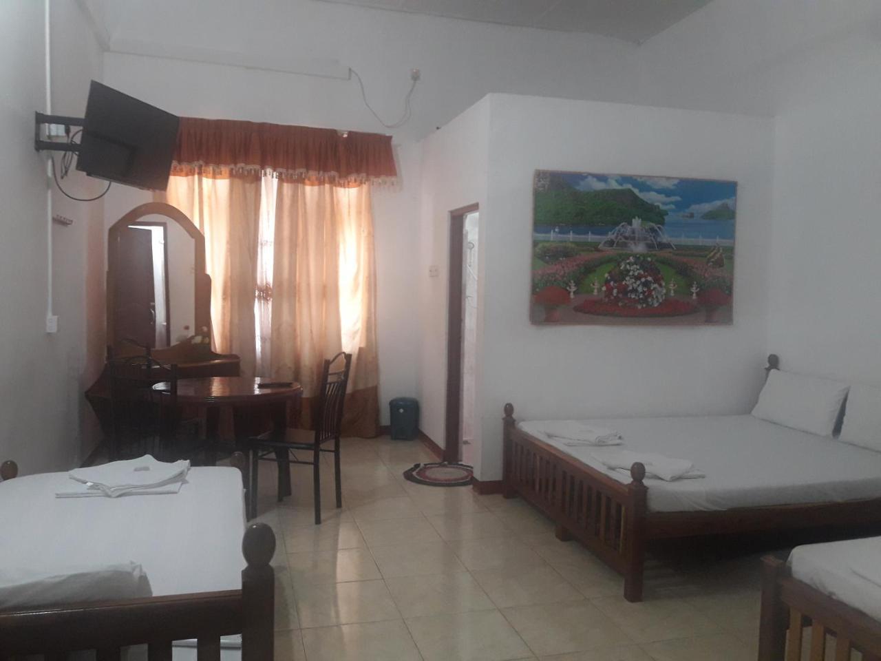 Hotel Blue Whale Jaffna Ngoại thất bức ảnh